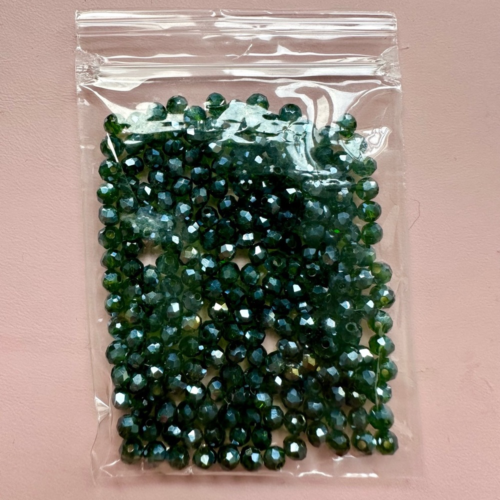Assorted Faceted Bead Collection- 7 Colours - Picture 6 of 9